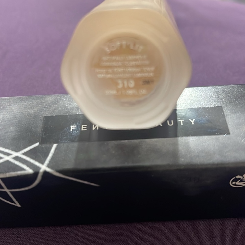 Fenty 310 Soft’Lit Naturally Luminous Longwear Foundation - Picture 6 of 6